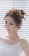 搞权色、钱色买卖；反而任由蓝白“正在